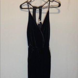 Gianni Bini black velvet jumpsuit w/ pockets sz S